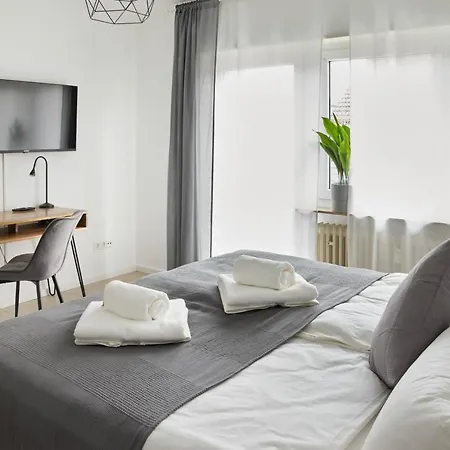 Ajko Homes - Design - Parkplatz - Balkon - Netflix - 6 Pers Apartman *