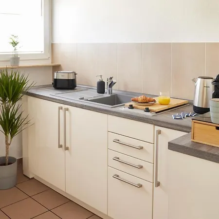 Ajko Homes - Design - Parkplatz - Balkon - Netflix - 6 Pers Appartement