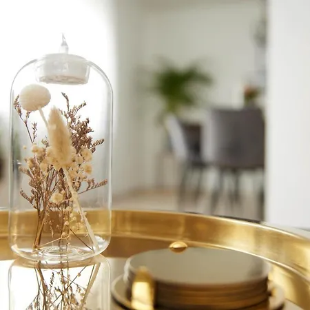 Ajko Homes - Design - Parkplatz - Balkon - Netflix - 6 Pers Lägenhet